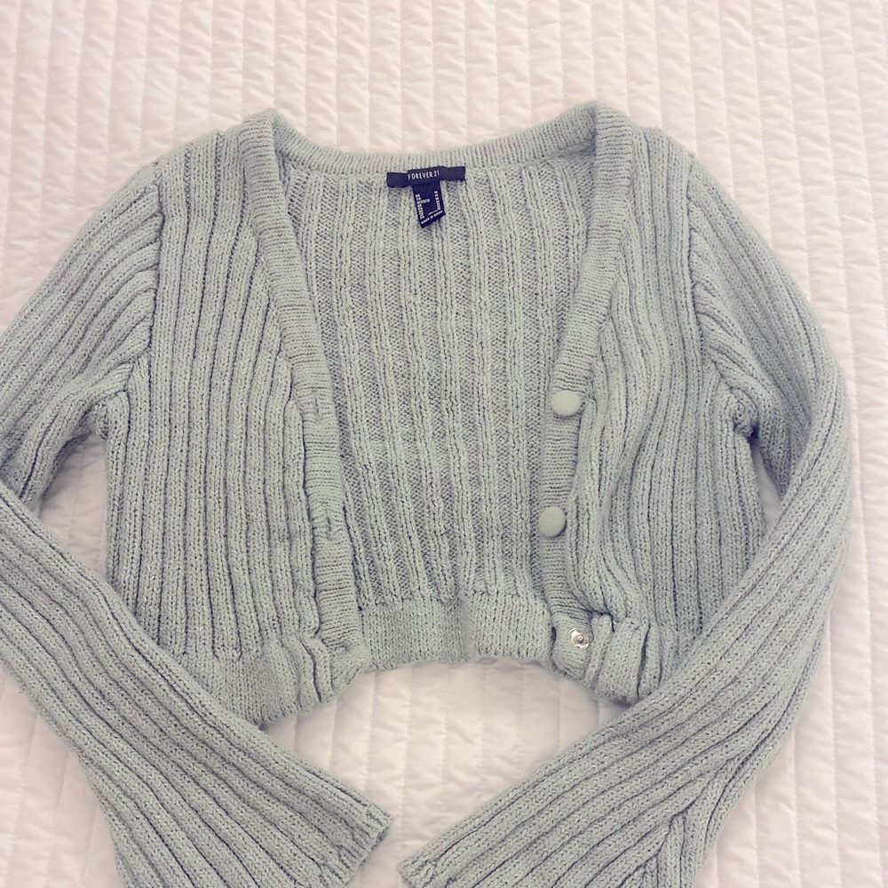 Forever 21 green cropped button up sweater with flare sleeves Size M